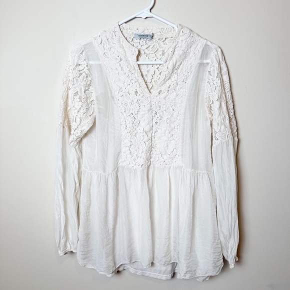 Tendenze Lace Top. Size medium. - Picture 1 of 10